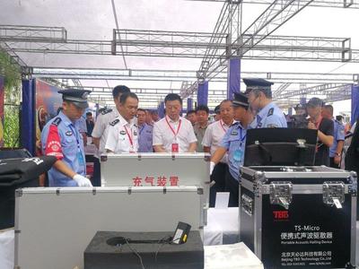 充氣守護與智慧交鋒 黑龍江綏化公安系統警用裝備物資演示展覽現場直擊