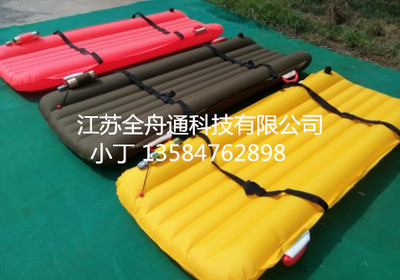 創新水域救援裝備 漂浮與折疊充氣擔架的全能守護